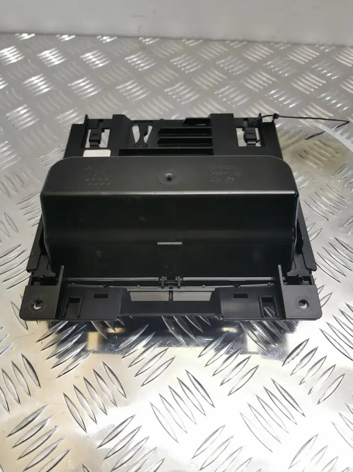 Audi A6 C7 (2014 - 2018) 4G0863273A Пепельница — фото 3