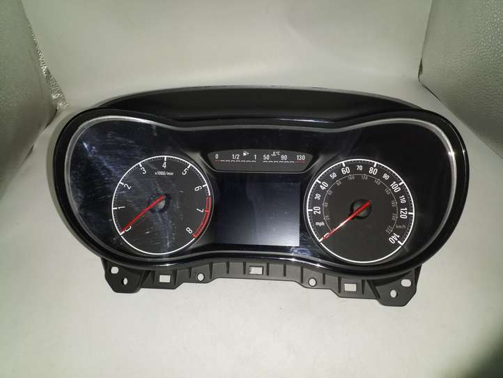 Opel Corsa E (2014 - 2019)  39056370 Спидометр (приборный щиток)