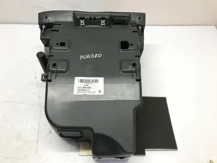 Ford Mondeo MK IV (2007 - 2014) CS71A06010 Вещевой ящик — фото 6