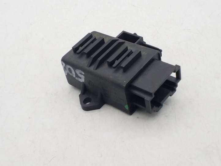 Volkswagen Tiguan (2007 - 2011)  1K0959772 Реле обогрева