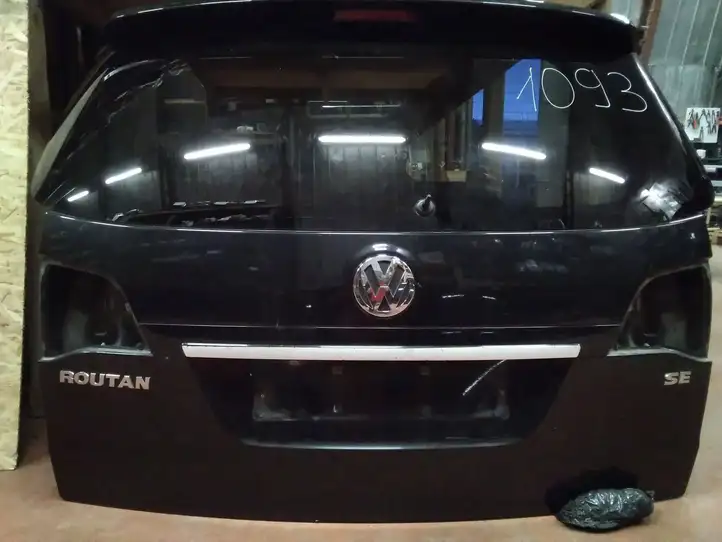 Volkswagen Routan (2008 - 2014) Крышка багажника — фото 4