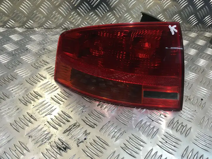 Audi A4 S4 B7 8E 8H (2004 - 2009) 8E5945096 Задний фонарь в кузове — фото 1