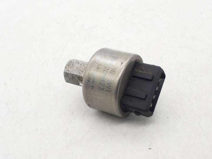 Opel Corsa C (2000 - 2003)  90359991 Датчик давления кондиционера воздуха