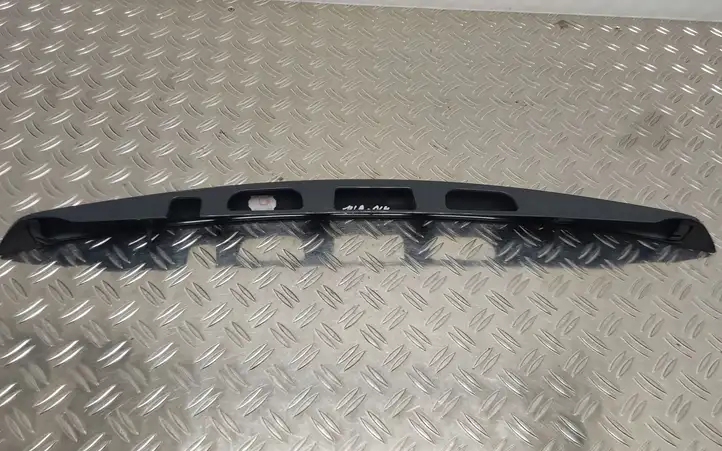 Toyota Yaris (2012 - 2014) 768010D552 Подсветка номера — фото 2