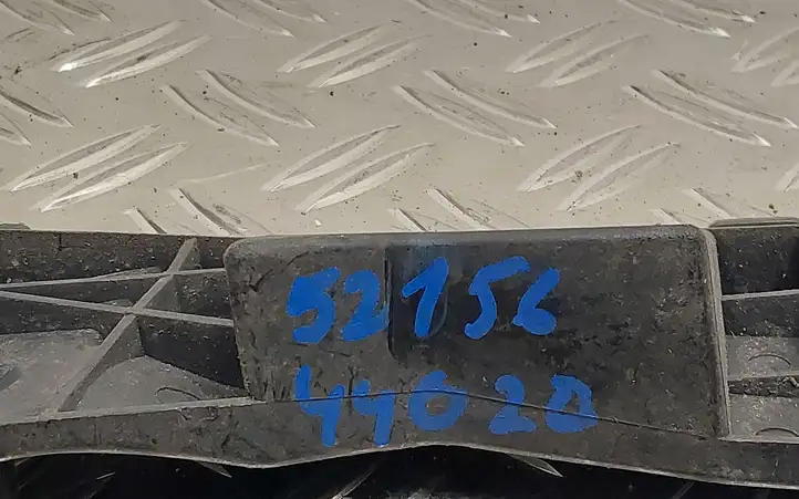 Toyota Avensis Verso (2001 - 2004) 5215644020 Кронштейн заднего бампера — фото 2