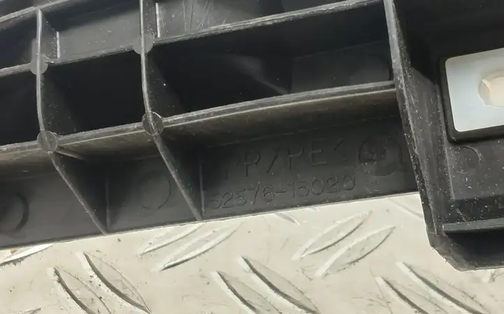 Toyota Corolla E120 E130 (2004 - 2007) 5257615020 Кронштейн заднего бампера — фото 3