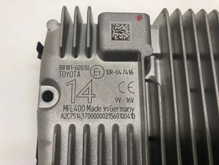 Toyota Auris E180 (2012 - 2018) 8818102030 Камера в лобовом стекле — фото 4