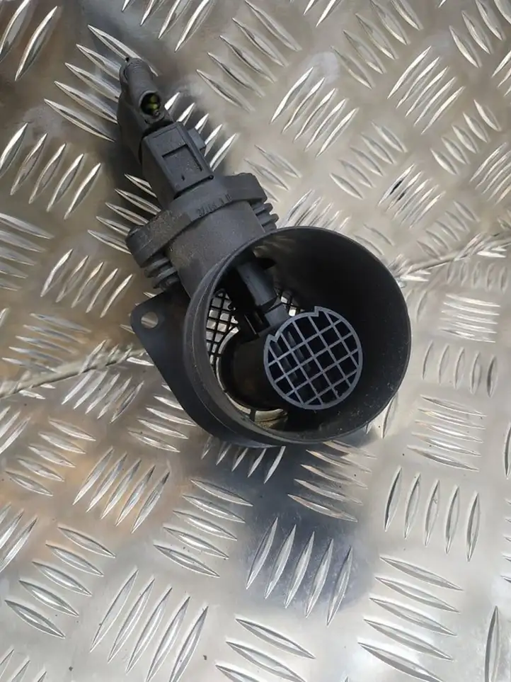 Volkswagen Touran I (2003 - 2010) 038906461B Датчик массового расхода воздуха — фото 1