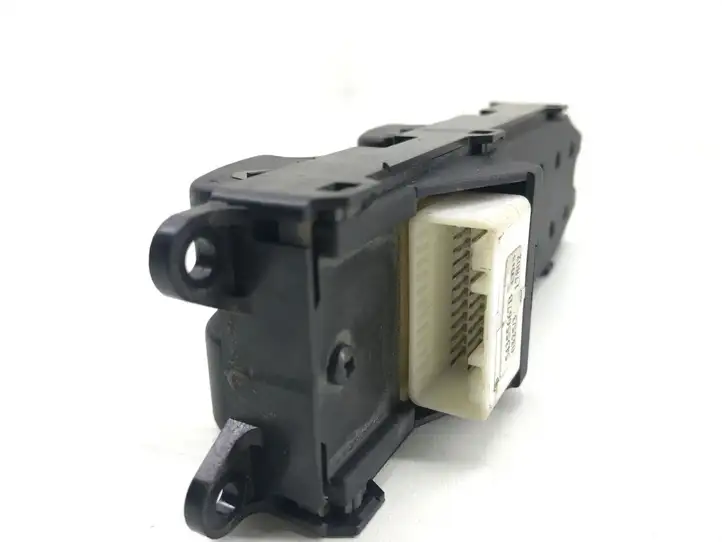 Toyota Corolla E120 E130 (2000 - 2004) 8482002101 Кнопка стеклоподъемников — фото 2