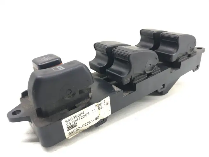 Toyota Corolla E120 E130 (2000 - 2004) 8482002101 Кнопка стеклоподъемников — фото 4