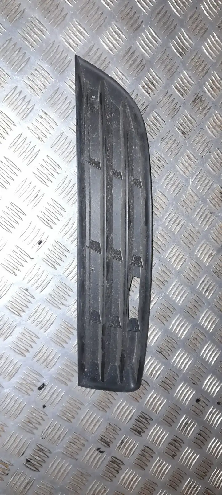 Volkswagen PASSAT B6 (2005 - 2010) 3C0853665 Нижняя решетка переднего бампера — фото 1