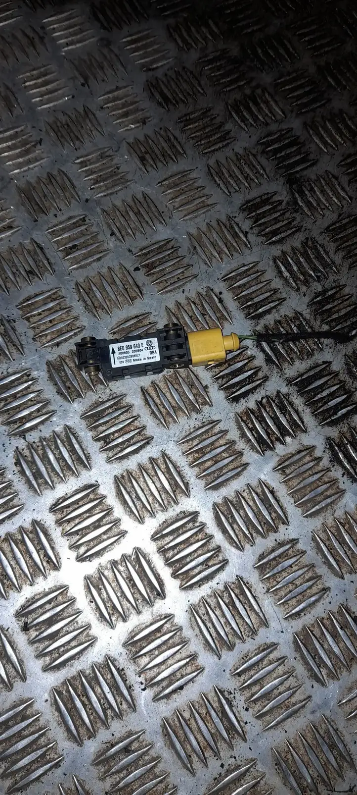 Audi A4 S4 B6 8E 8H (2000 - 2006) 8E0959643E Датчик удара SRS — фото 1