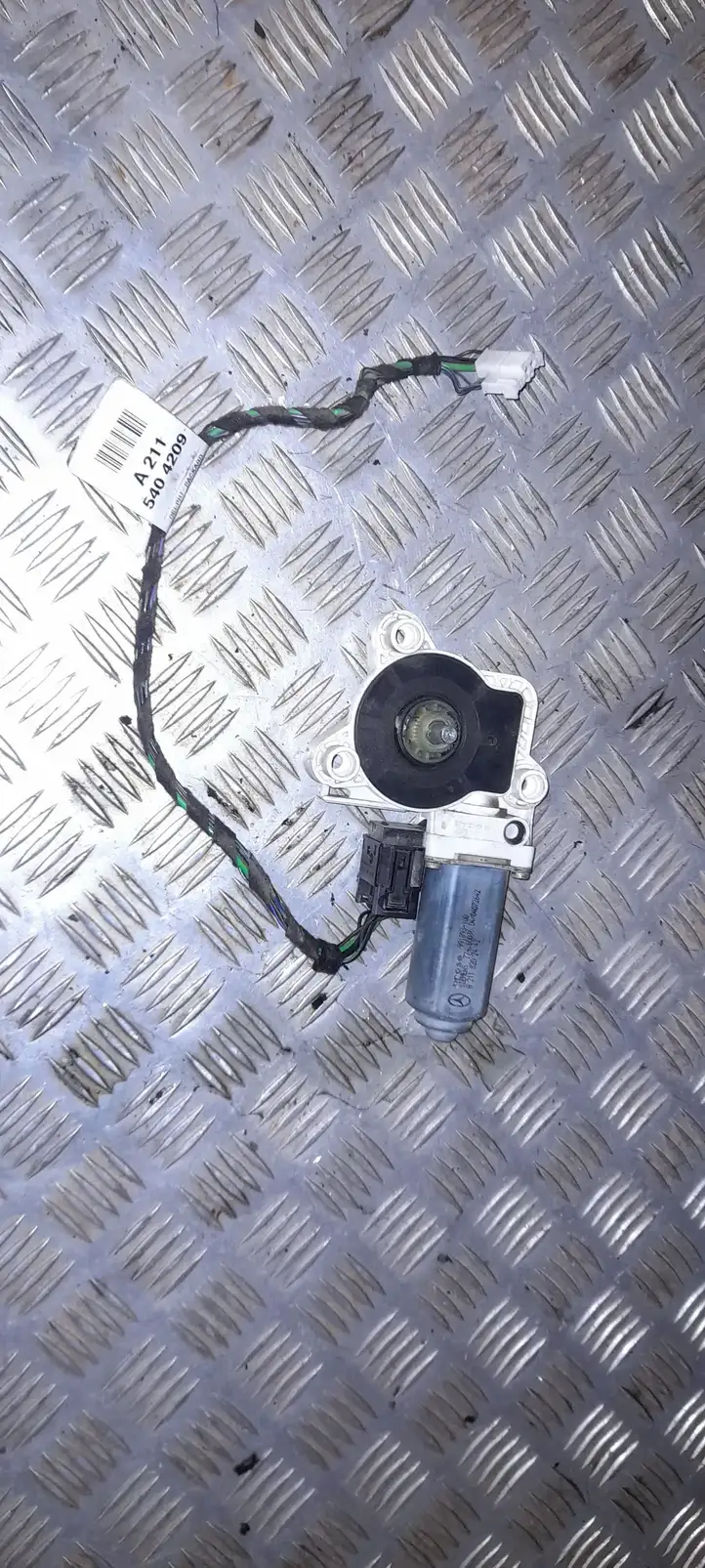 Mercedes-Benz E W211 (2002 - 2009) A2118202442 Стеклоподъемник задней двери — фото 2