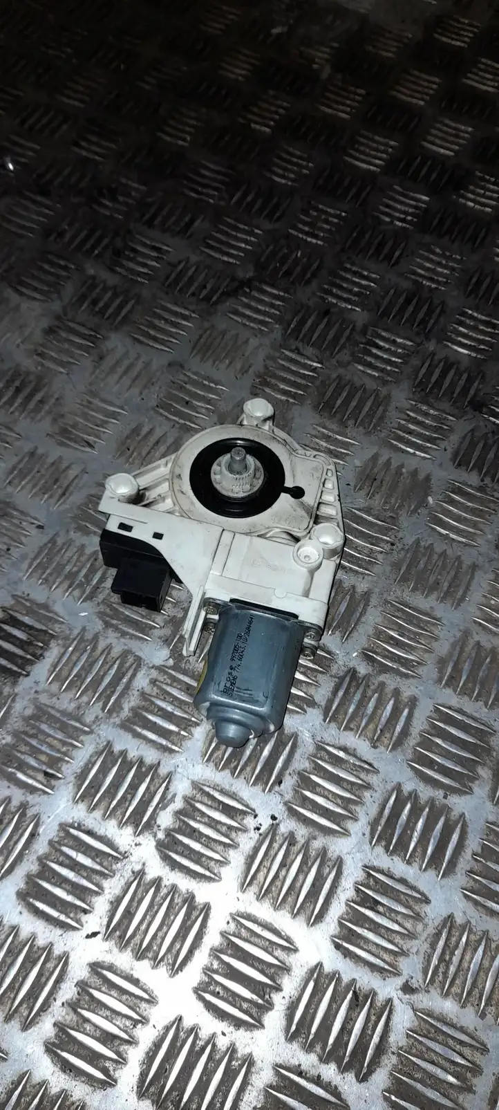 Audi A6 S6 C6 4F (2004 - 2008) 4F0959801A Стеклоподъемник задней двери — фото 1