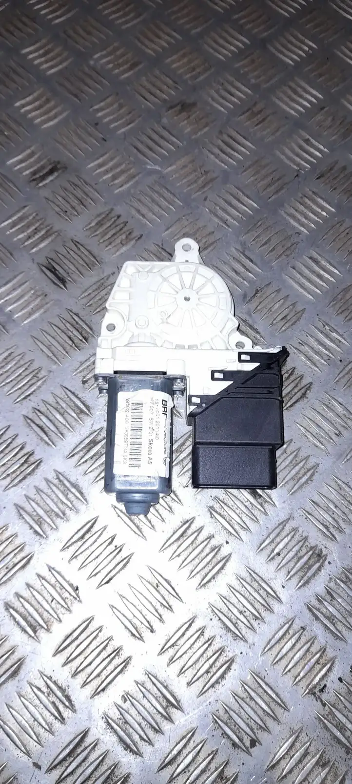 Skoda Octavia Mk2 (1Z) (2004 - 2013) 5K0959703A Стеклоподъемник задней двери — фото 1