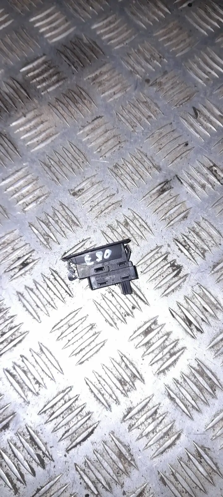 BMW 3 E90 E91 (2005 - 2012) 6945874 Кнопка стеклоподъемников — фото 2