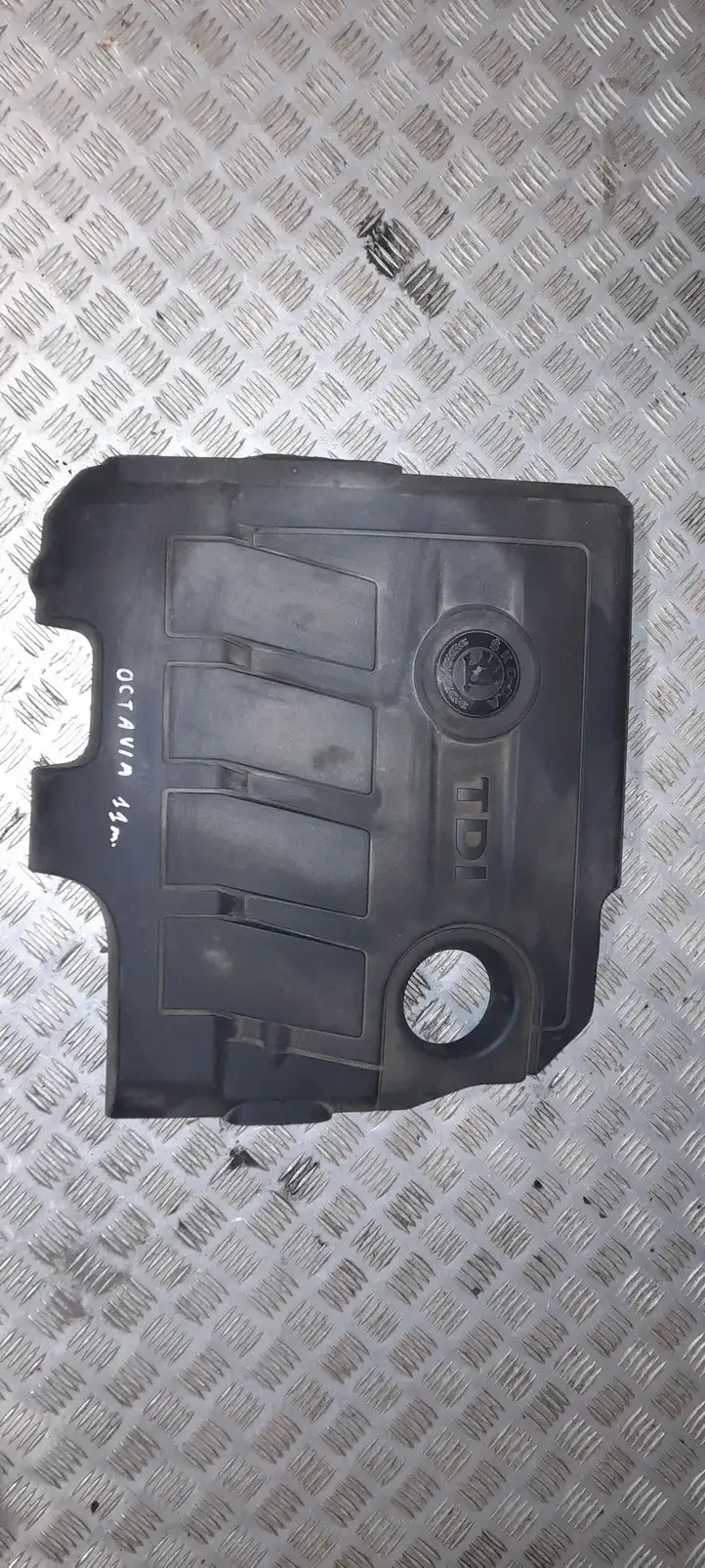Skoda Octavia Mk2 (1Z) (2004 - 2013) 03L103925BA Крышка двигателя декоративная — фото 1