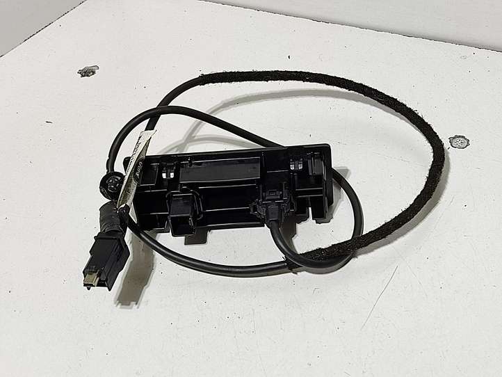 Ford Fusion II (2013 - )  DS7T14D202DC Разъем USB