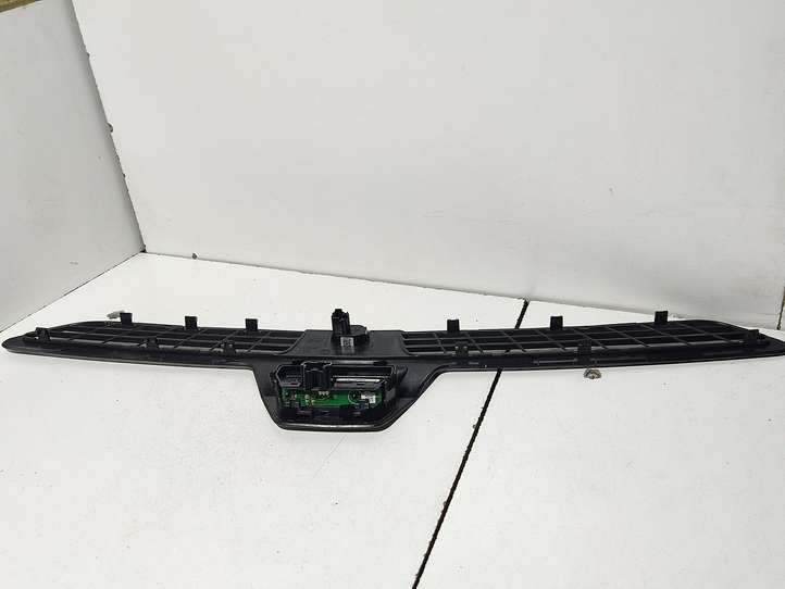 Ford Fusion II (2013 - )  DS7318C491 Воздушная решётка окна