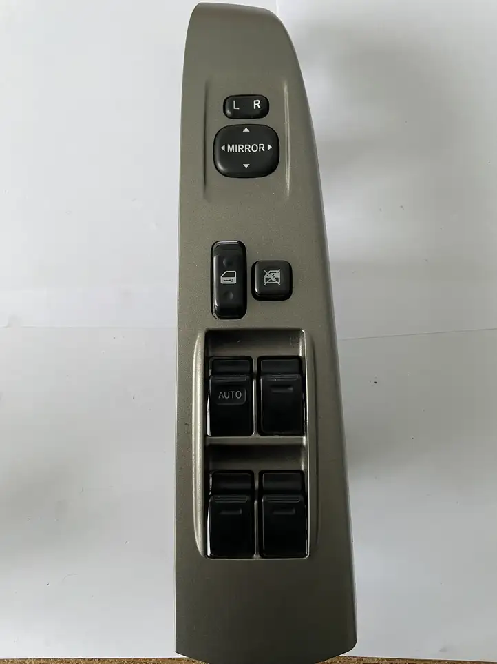 Toyota Prius (XW20) (2003 - 2009) 8482047021 Блок кнопок стеклоподъемников — фото 2