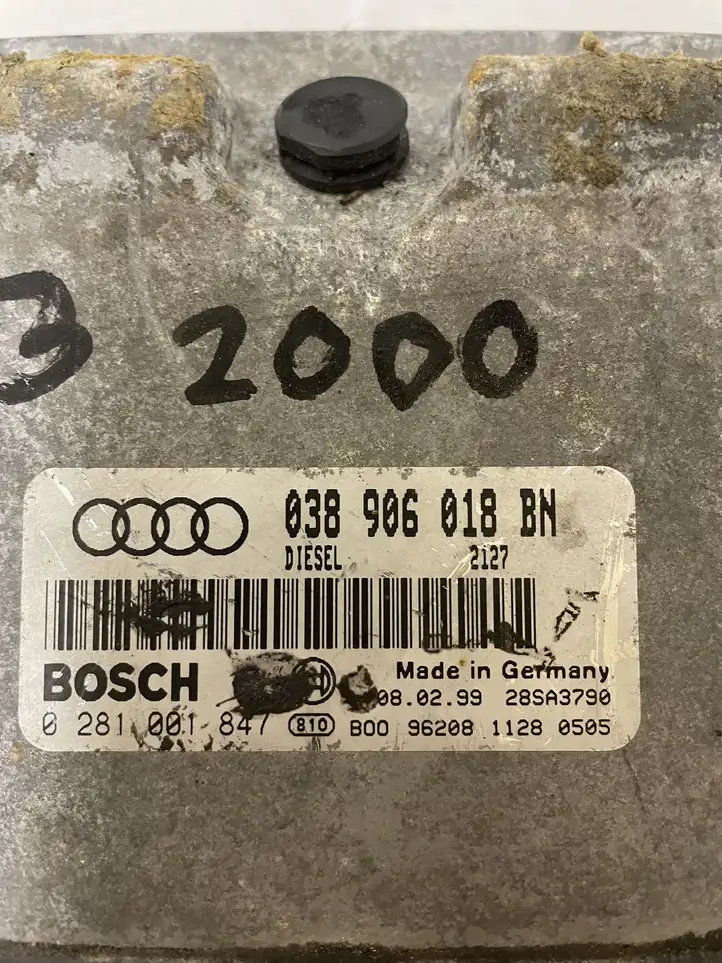 Audi A3/S3 8L (1996 - 2000) 038906018BN Блок управления двигателем (ЭБУ) — фото 3