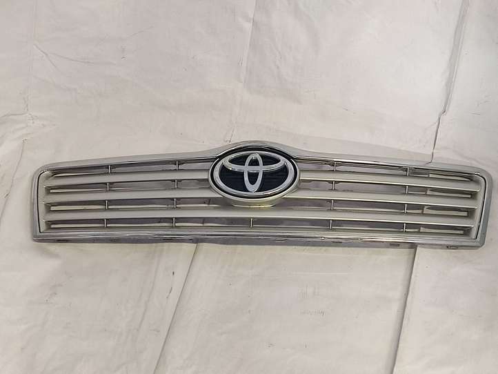 Toyota Avensis T250 (2006 - 2009)  5311405060 Верхняя решётка