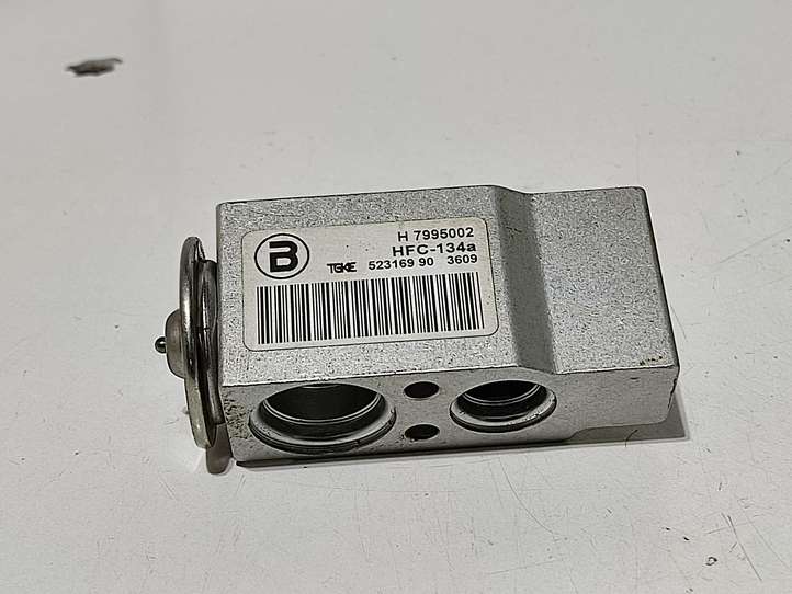Audi A4 (2007 - 2011)  H7995002 Клапан расширительный