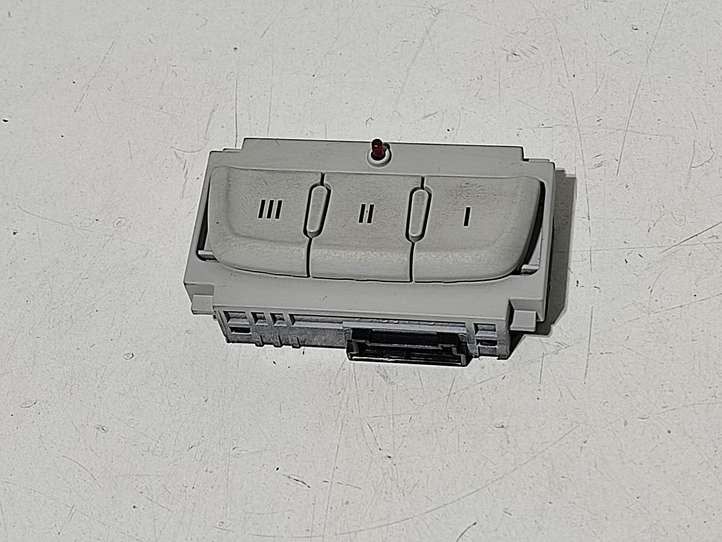 Audi A4 (2011 - 2015)  8K0959719B Другие включатели / ручки/ переключатели