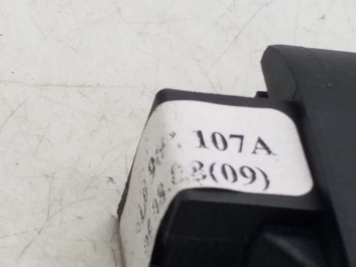 Audi Q7 (2005 - 2009)  4L0962107A Включатель центрального замка