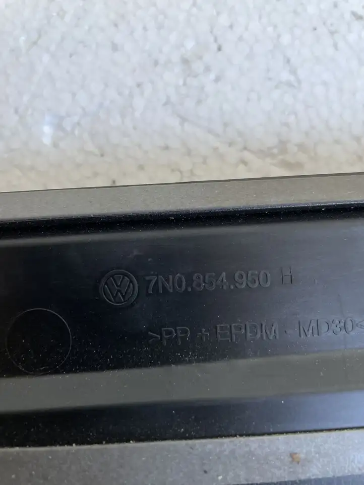 Volkswagen Sharan (2010 - 2015) Молдинги задней двери — фото 3