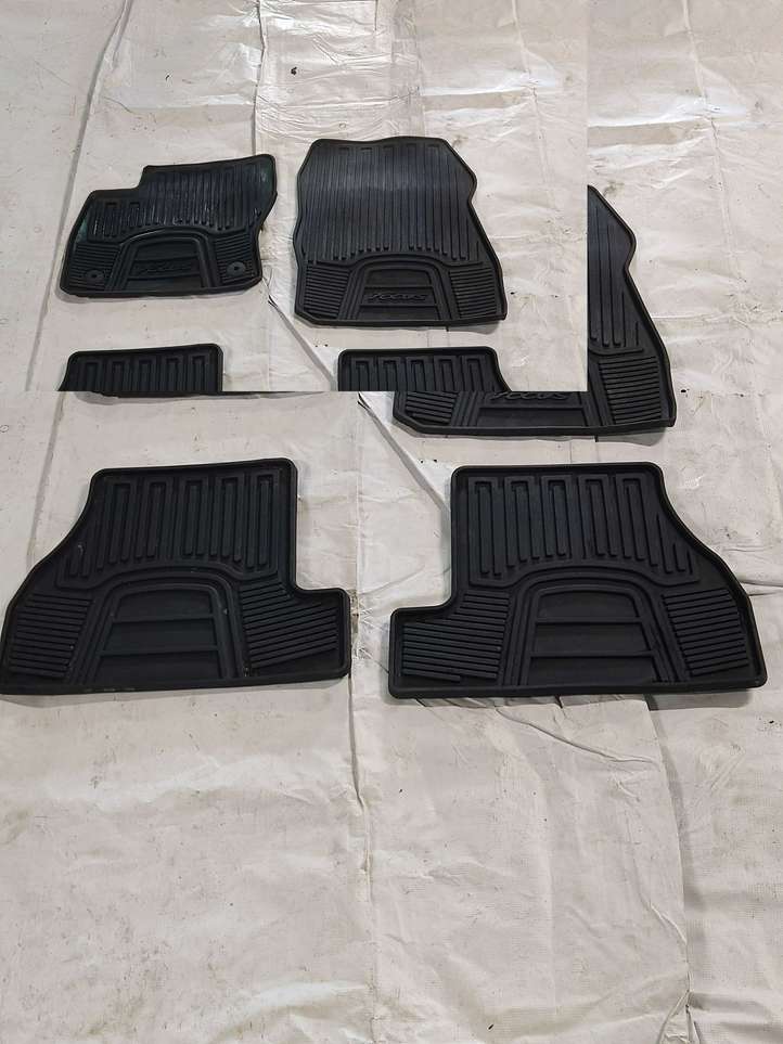 Ford Focus ST (2015 - 2018)  CM5J5413086 Комплект автомобильного коврика