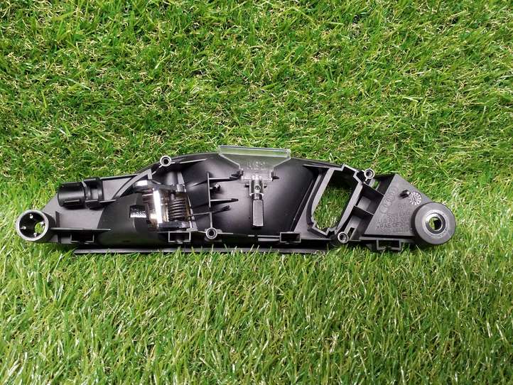 Audi Q7 (2005 - 2009)  4L0837020 Внутренняя ручка