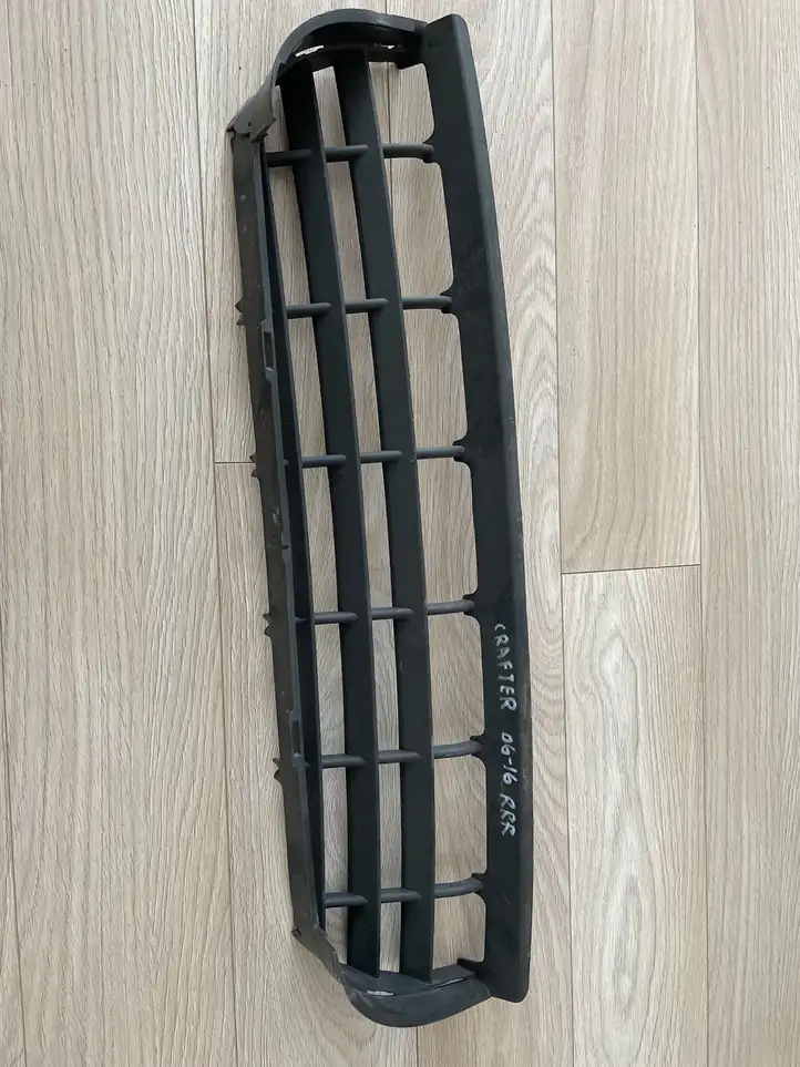 Volkswagen Crafter (2006 - 2016) Нижняя решетка переднего бампера — фото 1