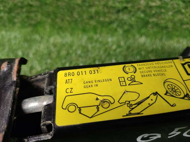 Audi Q5 (2008 - 2012)  8R0011031 Домкрат (данкрат)