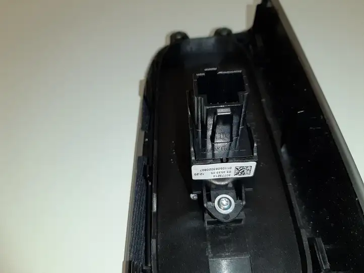 Volvo V50 (2008 - 2012) 30773214 Кнопка стеклоподъемников — фото 3