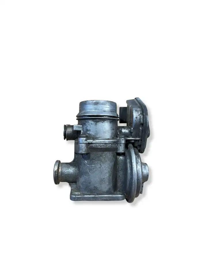 BMW 3 E90 E91 (2005 - 2012) B83170406 Термостат EGR — фото 2
