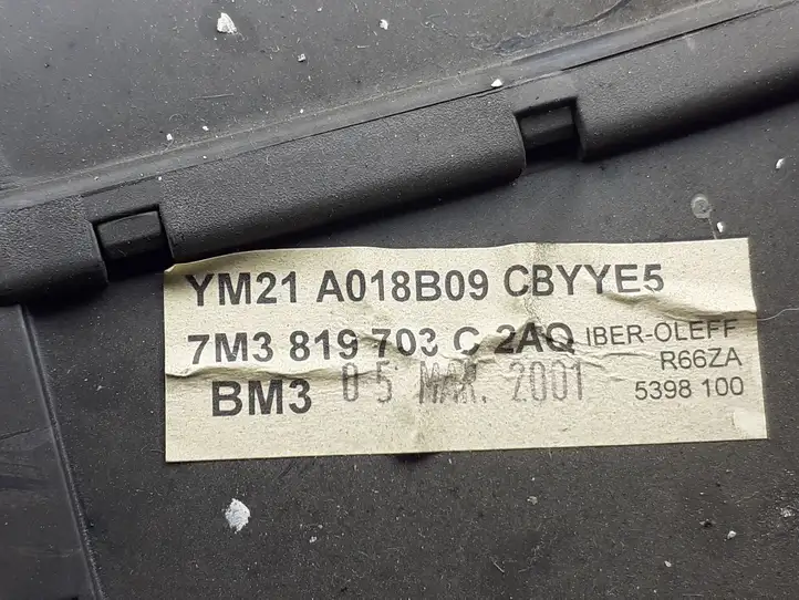 Seat Alhambra (Mk1) (2000 - 2010) 7M3819703C Боковой воздушный дефлектор — фото 4