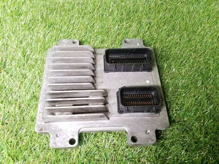 Opel Corsa D (2010 - 2014)  55590552 Блок управления двигателем ECU