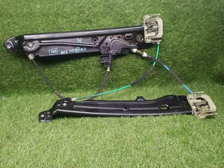 BMW 5 F10 F11 (2009 - 2016)  71821329 Направляющая стекла передней двери