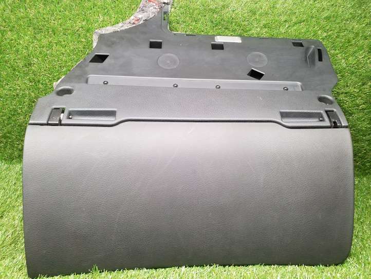 Audi A6 (2008 - 2011)  4F1880302AB Комплект ящика для вещей (бардачка)