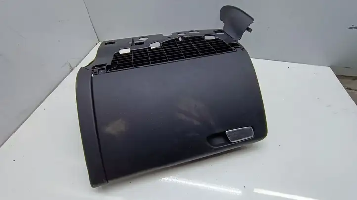 Audi A4 S4 B8 8K (2007 - 2011) 8K1857035 Бардачок в сборе — фото 1