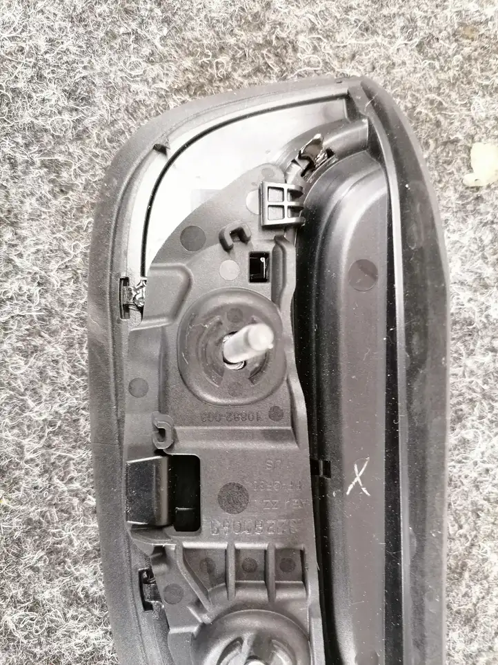 Volvo V60 (2018 - ) 32280069 Накладка стекла задней двери — фото 2