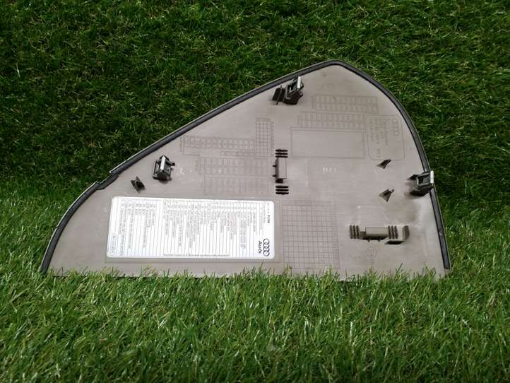 Audi A4 (2007 - 2011)  8K0857085A Отделочный щит панели (боковой)