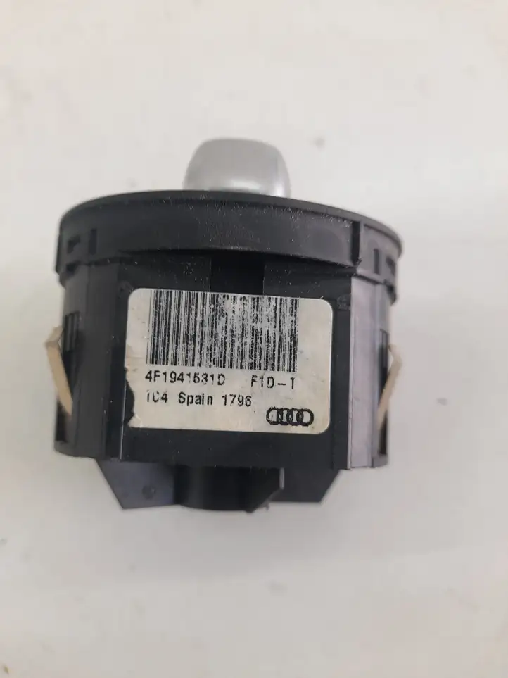 Audi A6 S6 C6 4F (2004 - 2008) 4F1941531D Включатель фонарей — фото 2