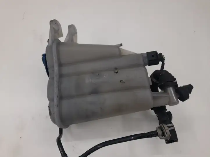Audi A4 S4 B8 8K (2011 - 2015) 8K01214030 Крышка расширительного бачка — фото 2