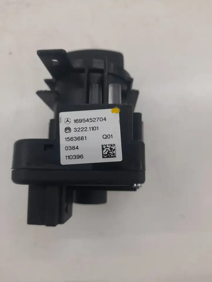 Mercedes-Benz A W169 (2004 - 2012) 1695452704 Включатель фонарей — фото 3