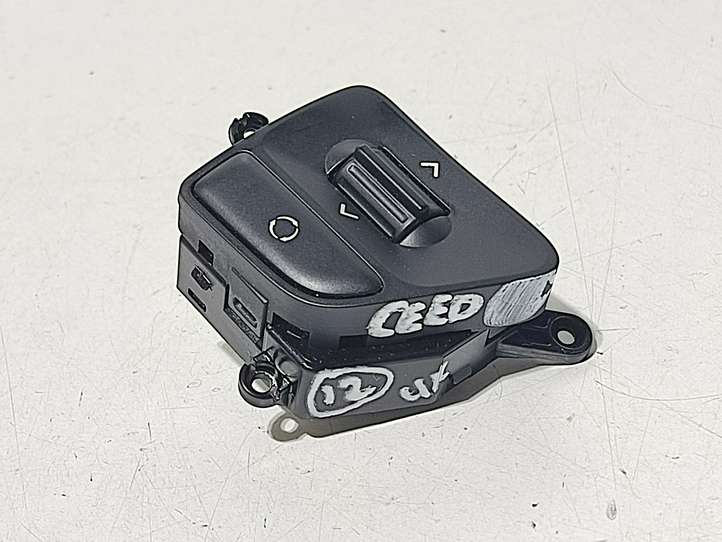 Kia Ceed (2012 - 2015)  49D29H1400 Кнопки рулевого колеса