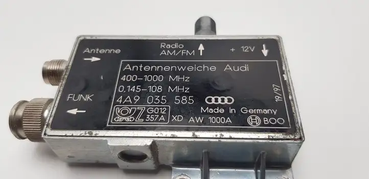 Audi A8 S8 D2 4D (1999 - 2002) 4A9035585 Усилитель антенны — фото 4
