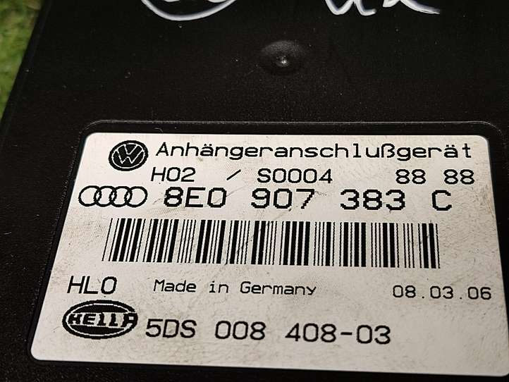 Volkswagen Touareg I (2002 - 2010)  8E0907383C Блок управления крюка для прицепа