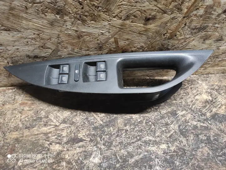 Seat Altea XL (2004 - 2015) 5P1867171A Блок кнопок стеклоподъемников — фото 1